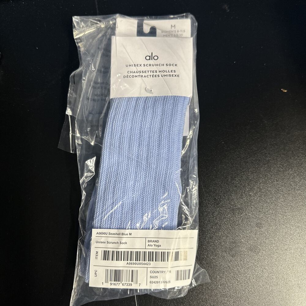 Alo Unisex Scrunch Crew Socks, Blue, Size M, Solid Logo Knit, 1 Pair